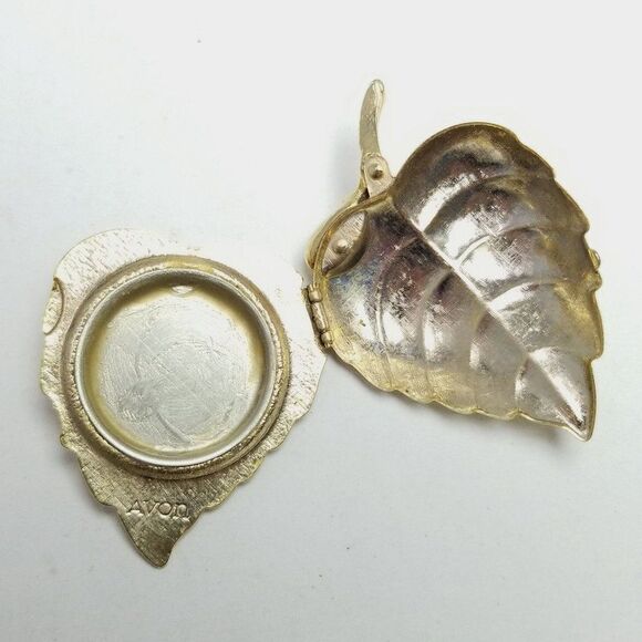 Vintage Avon Solid Perfume Brooch, Gold Tone Leaf with Hinged Locket Compartment - Picture 4 of 7